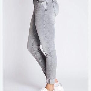 Zhrill Nova Gray Distressed Jeans